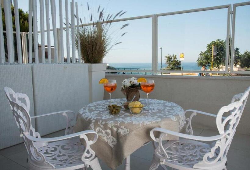 סוויטת ג'וניור עם בריכה, Bellariva Monopoli B&b E Relax