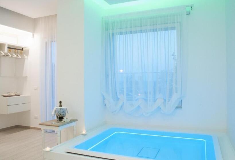 סוויטת ג'וניור עם בריכה, Bellariva Monopoli B&b E Relax