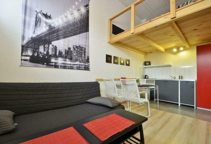 סטודיו קלאסי, Bed&breakfast Mikunda