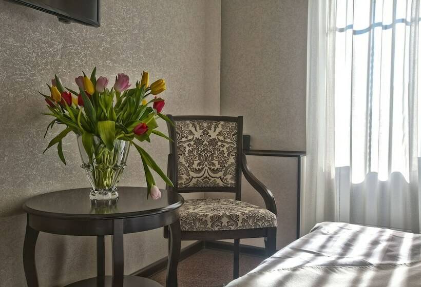 コンフォートルーム, D  On Tverskaya