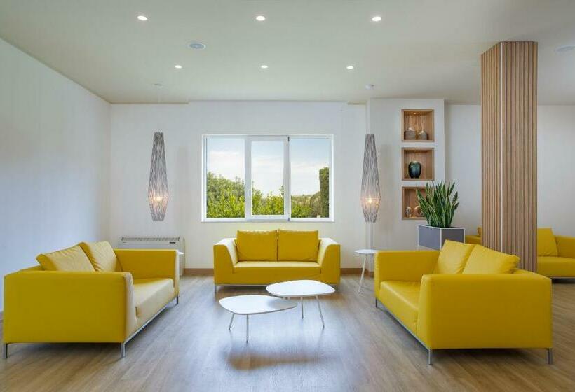 Quarto standart com varanda, Lu  Hotel Porto Pino