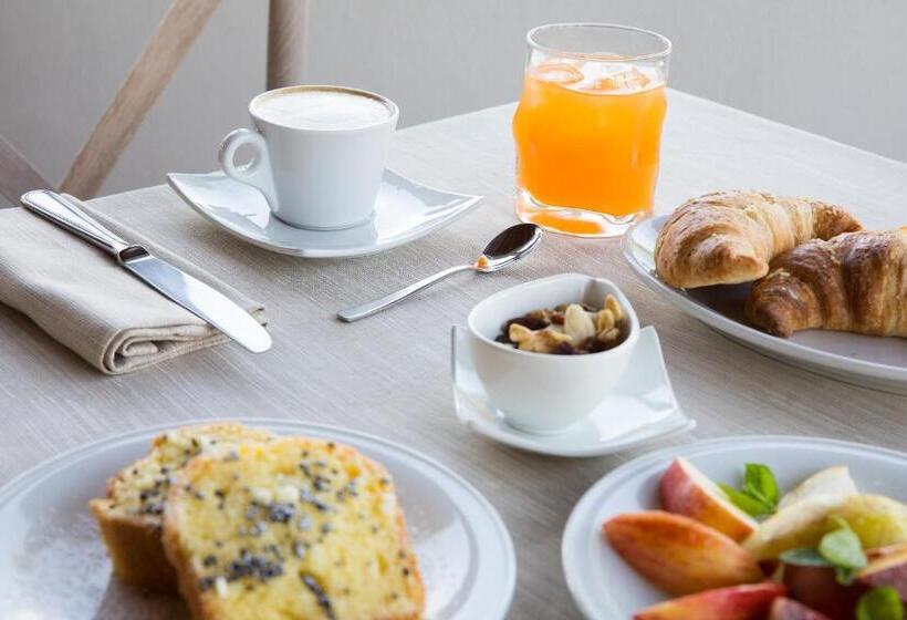 Полулюкс, Lu  Hotel Porto Pino