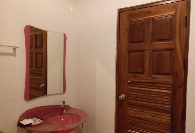 标准间, Sand Paisan Resort