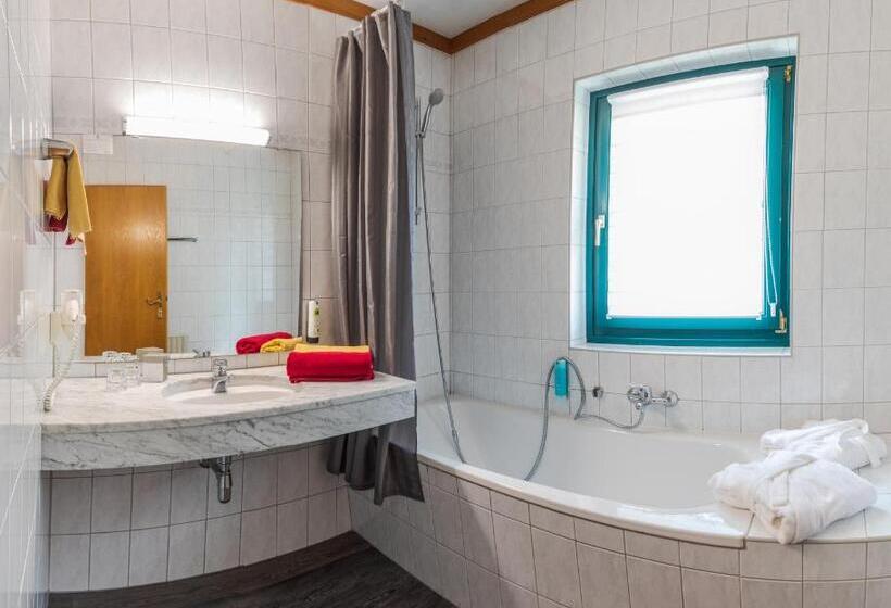 غرفة عائلية, Boutique House Happyellow Saalbach