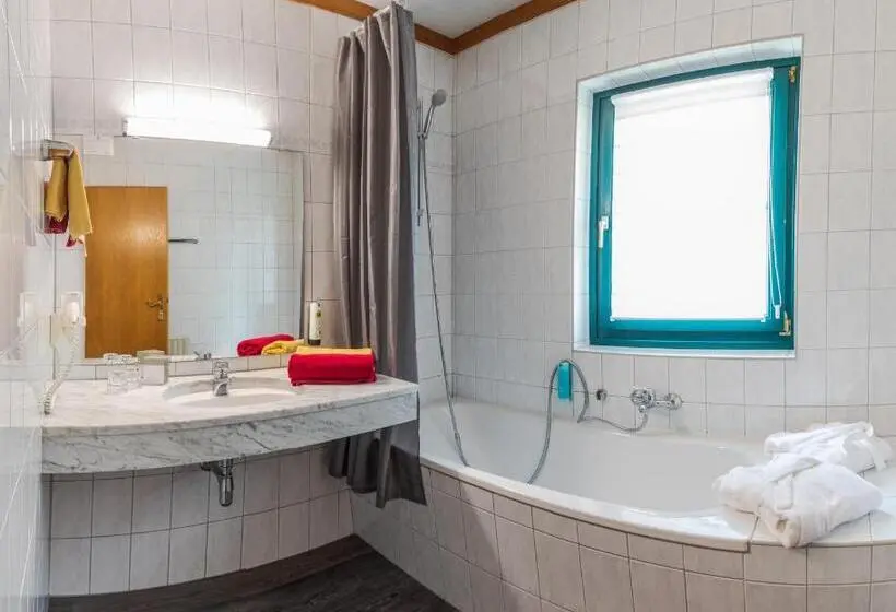 ファミリールーム, Boutique House Happyellow Saalbach
