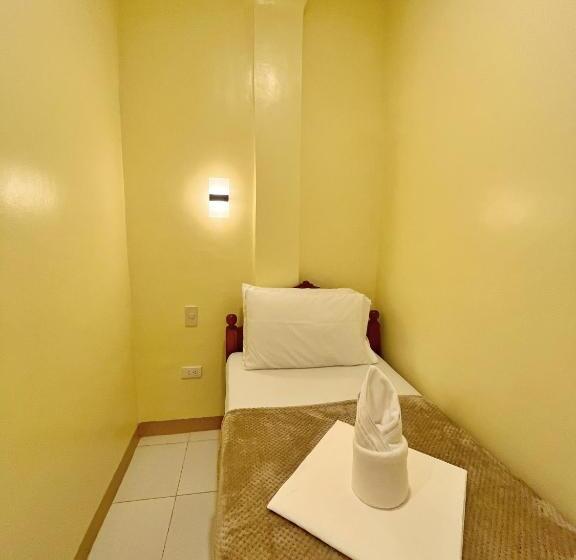 اتاق استاندارد یک نفره, Zuric Pension House