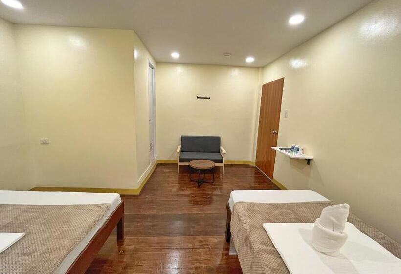 اتاق لوکس خانوادگی, Zuric Pension House