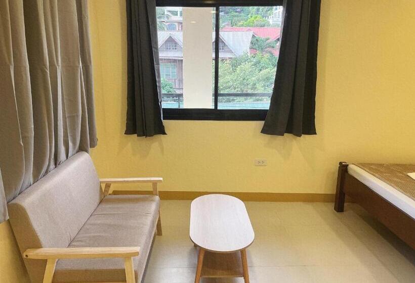 اتاق استاندارد چهار تخته, Zuric Pension House