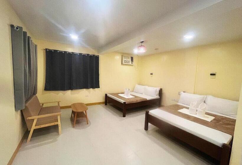 اتاق استاندارد چهار تخته, Zuric Pension House