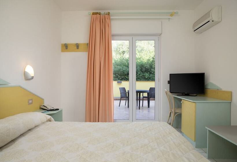 Трехместный Номер Классика, Lu  Hotel Porto Pino