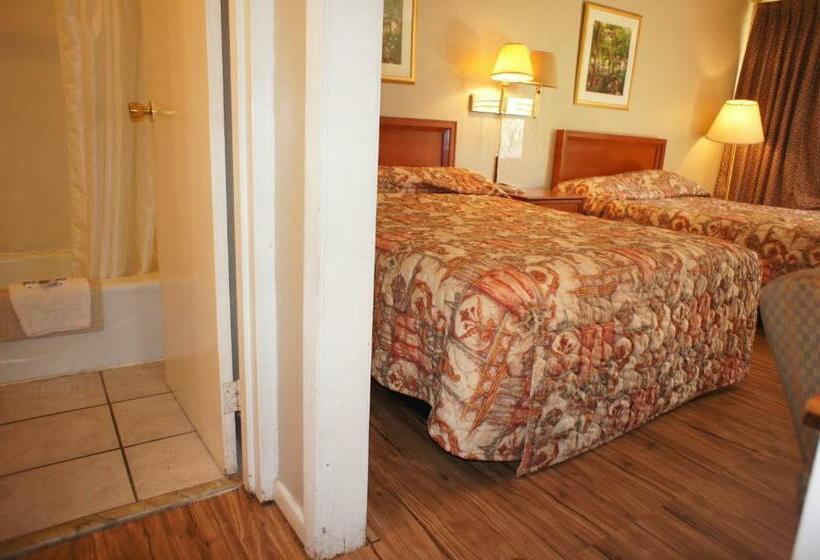 带2个双人床的标准工作室, Executive Inn & Suites