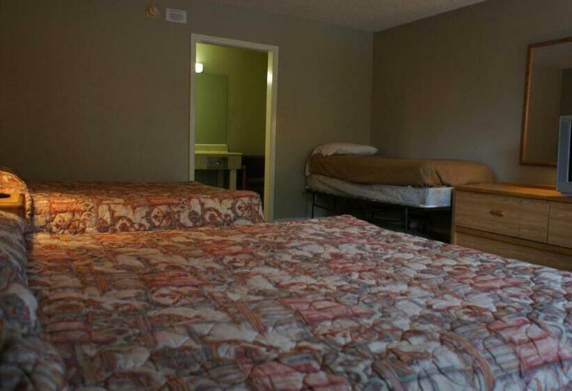 带2个双人床的标准工作室, Executive Inn & Suites