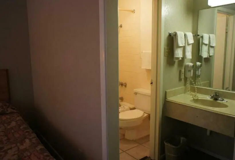 Standard Yhden Hengen Huone, Executive Inn & Suites
