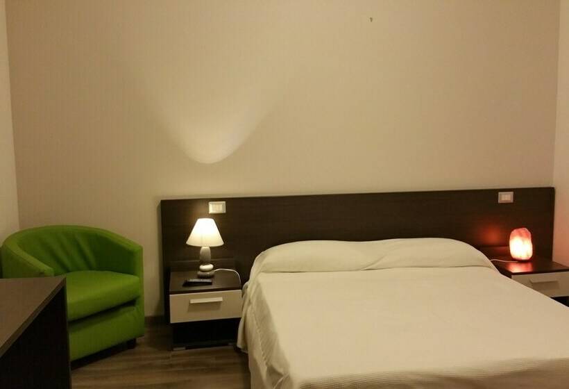 اتاق استاندارد سه نفره, L Antica Caserma