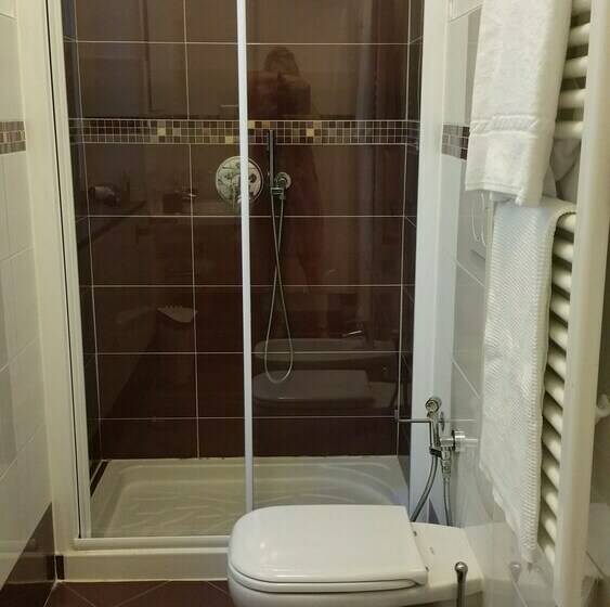 اتاق استاندارد سه نفره, L Antica Caserma