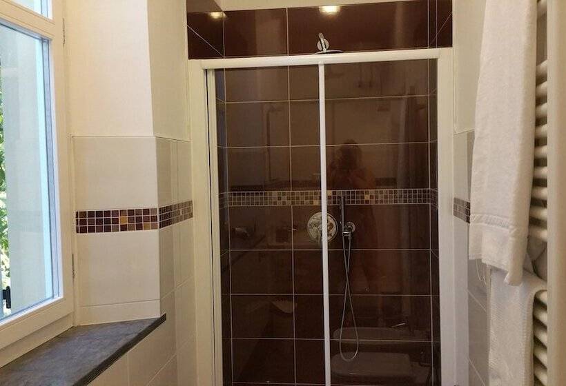 اتاق استاندارد سه نفره, L Antica Caserma