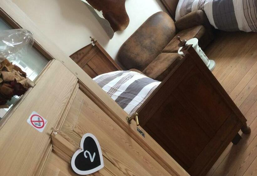 غرفة إقتصادية, Chez Mémère