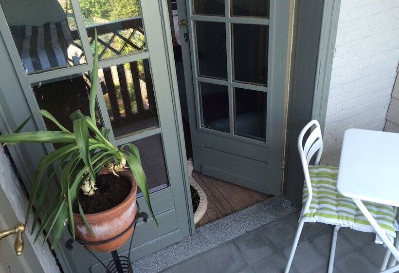 غرفة ديلوكس, Chez Mémère