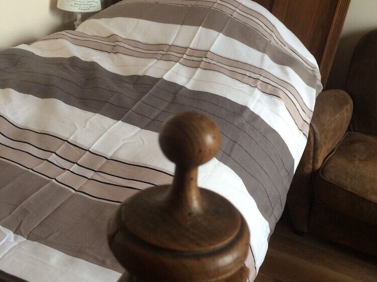 غرفة إقتصادية, Chez Mémère