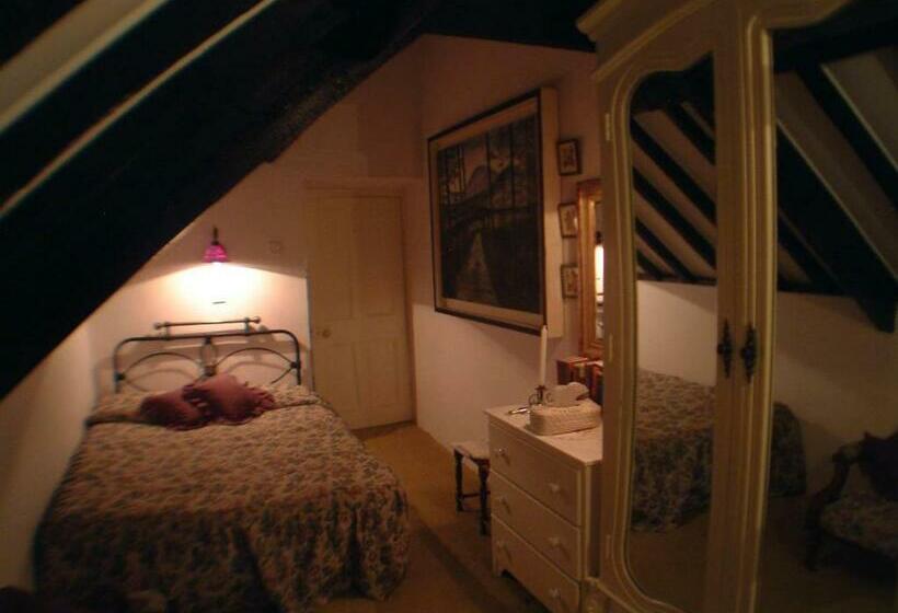 غرفة ديلوكس, Cullintra House