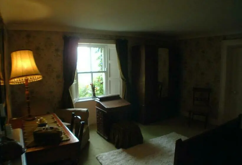 デラックスルーム, Cullintra House