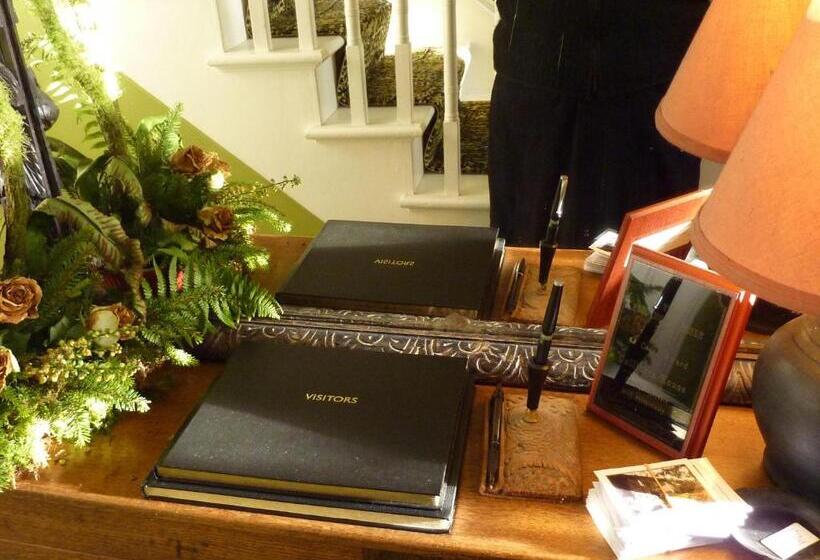 غرفة ديلوكس, Cullintra House