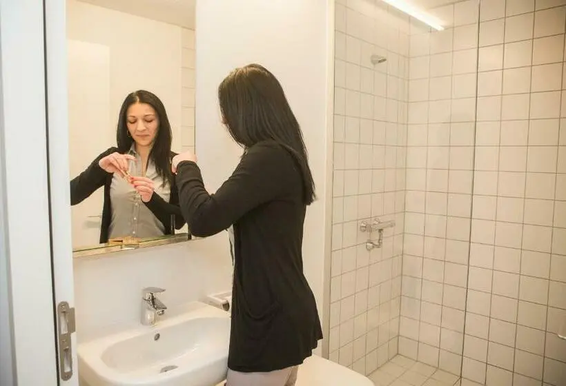 Standard Neljän Hengen Huone, Hostel Groeninghe