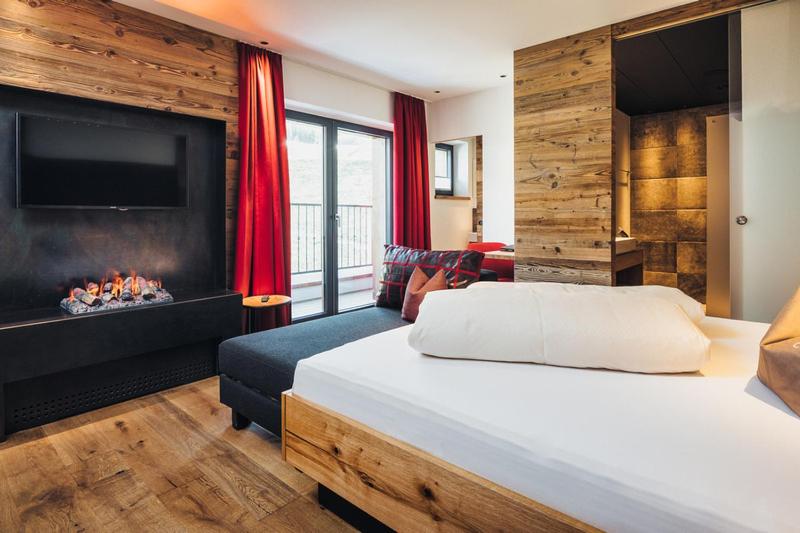 اتاق استاندارد با چشم‌انداز کوهستان, Cores