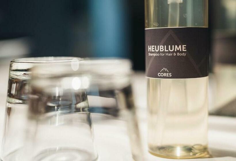 اتاق استاندارد یک نفره, Cores