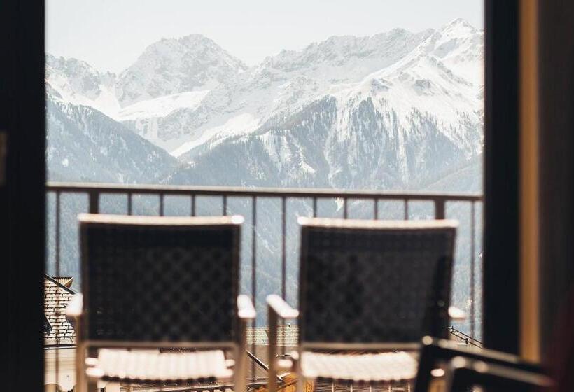 اتاق استاندارد با چشم‌اندازهای پانوراما, Cores