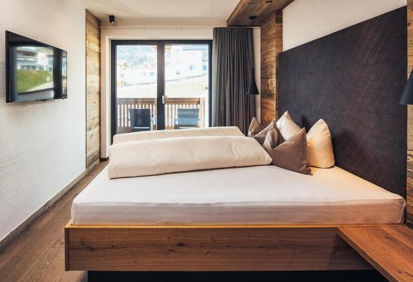 اتاق استاندارد با چشم‌اندازهای پانوراما, Cores