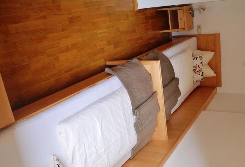 اتاق استاندارد چهارنفره با بالکن, Garni Apart Elfriede