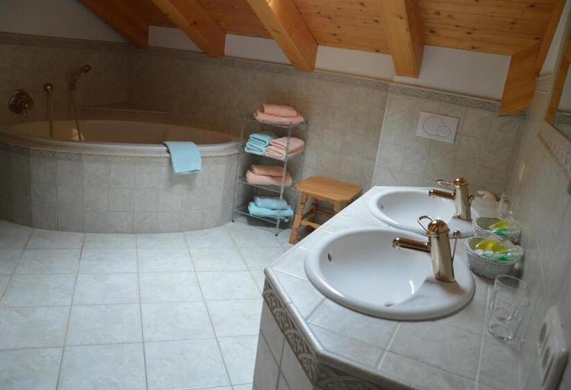 1 Bedroom Penthouse Apartment, Garni Apart Elfriede