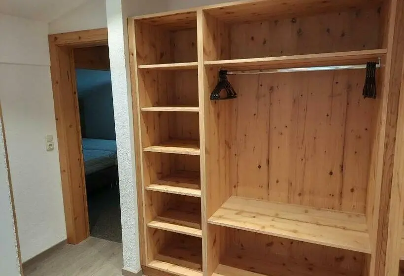 Huoneisto 1 Makuuhuone, Garni Viktoria