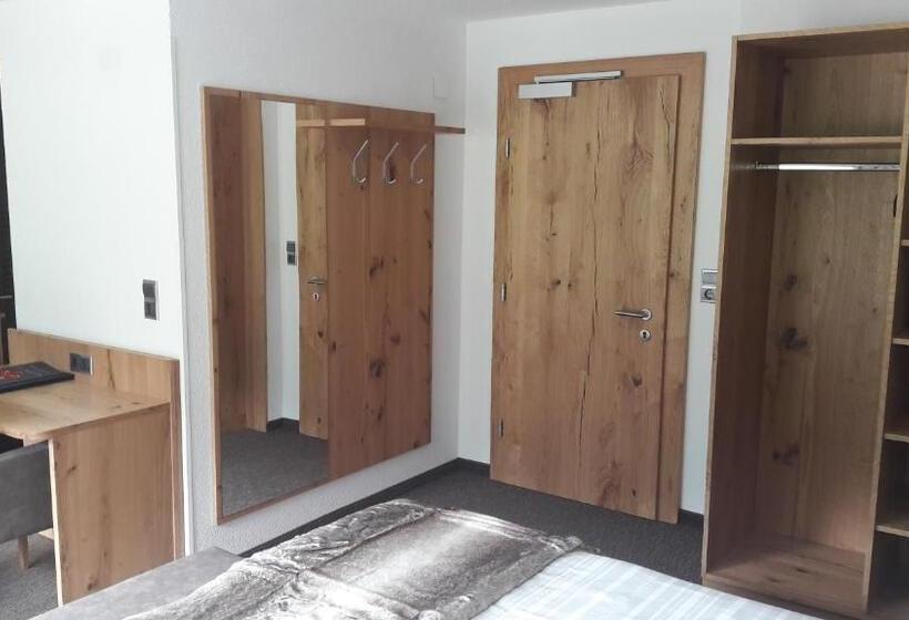 Номер Deluxe с Балконом, Garni Viktoria