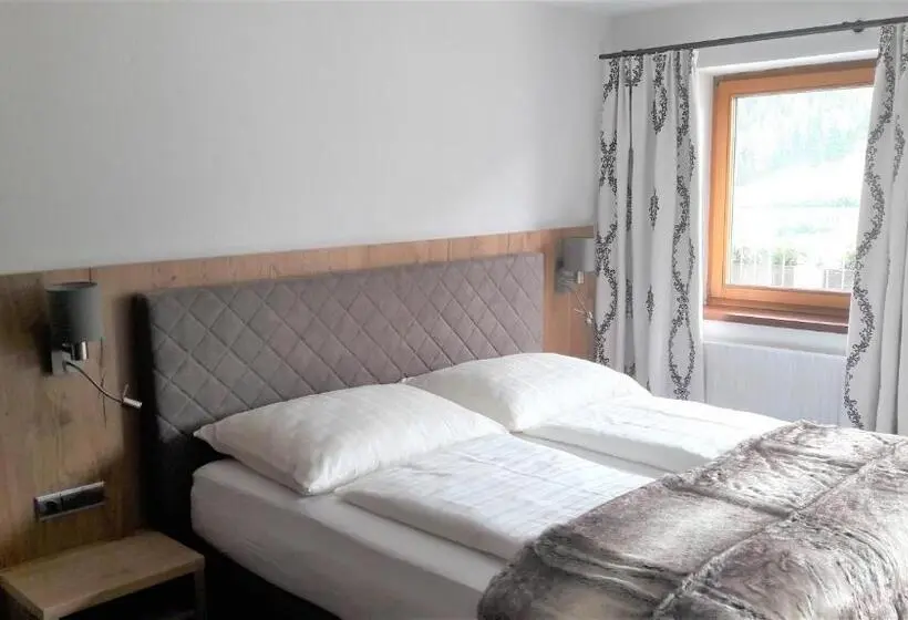 Deluxe-huone Parveke, Garni Viktoria