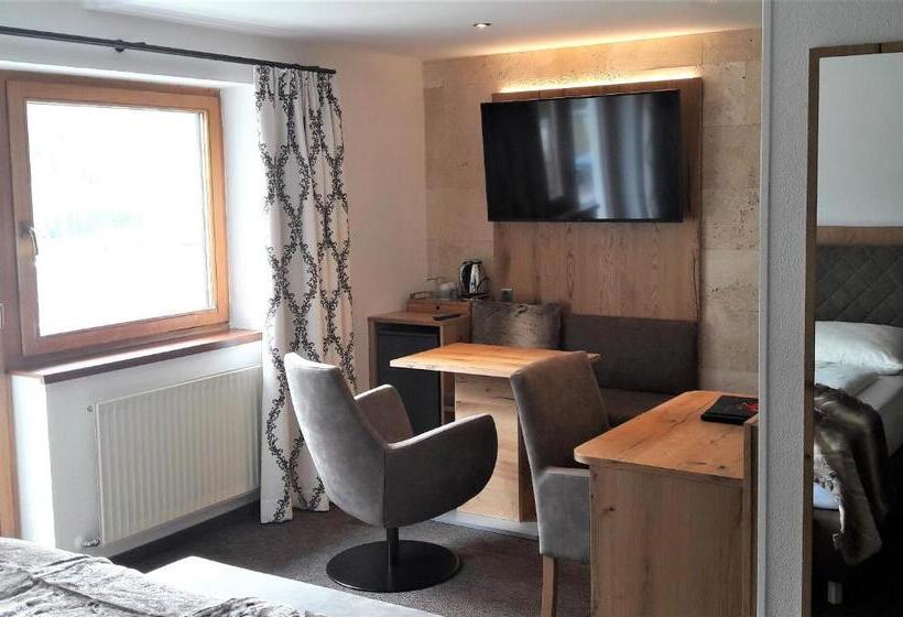 Quarto Deluxe com Sacada, Garni Viktoria