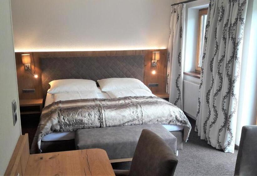 Номер Deluxe с Балконом, Garni Viktoria