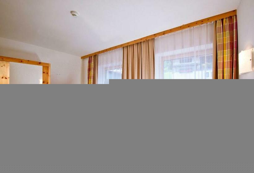 高级小型套房, Mathiesn