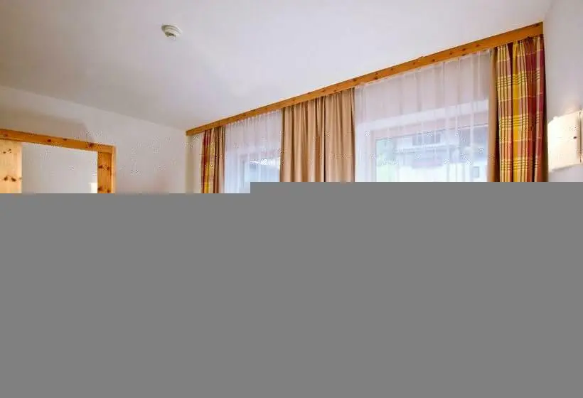 Junior Suite Superiore, Mathiesn