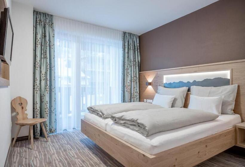 Comfort room with balcony, Mathiesn