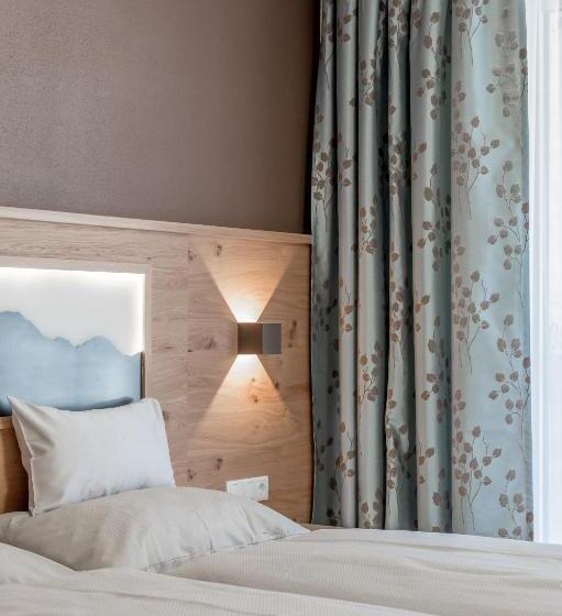 Comfort room with balcony, Mathiesn