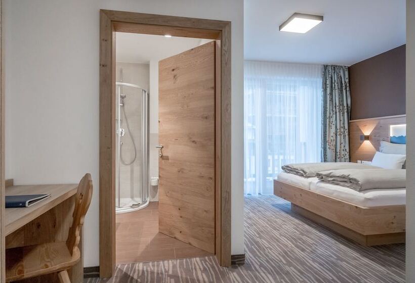 Comfort room with balcony, Mathiesn