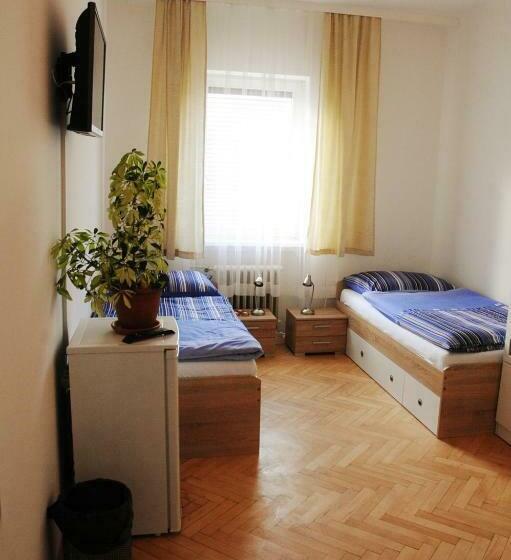 חדר מוזל מקלחת משותפת, Montagehotel Bed & Steel