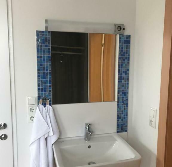 اتاق استاندارد یک نفره, Montagehotel Bed & Steel