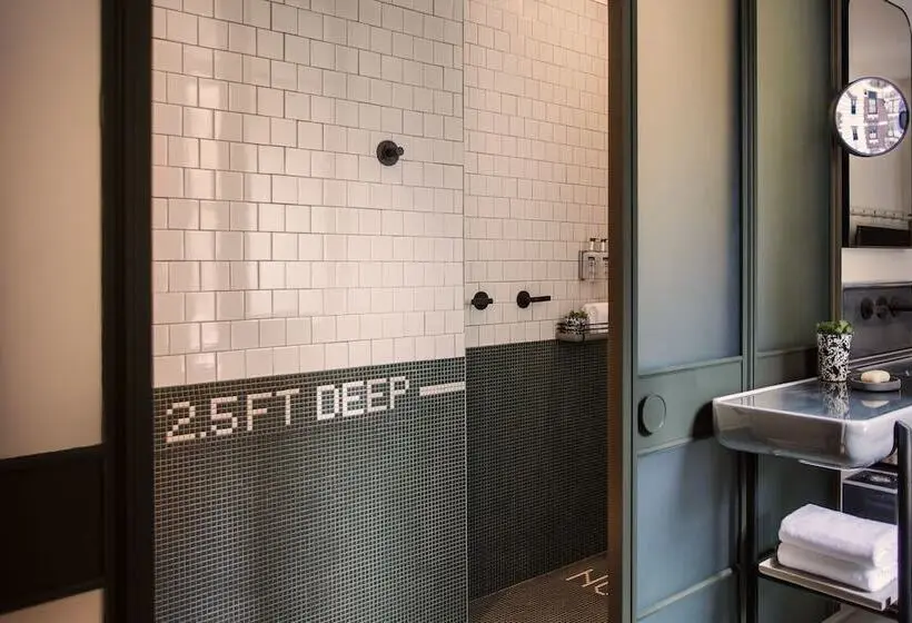 Standard-huone 2 Parivuodetta, Moxy Nyc Times Square