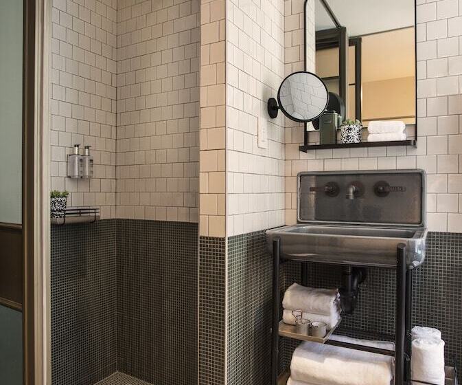 标准间, Moxy Nyc Times Square