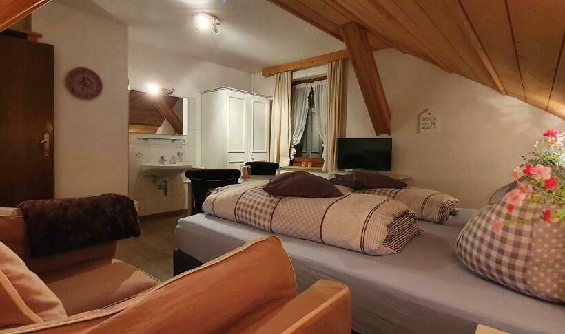 اتاق استاندارد چهارنفره با بالکن, Gasthof Gaistal