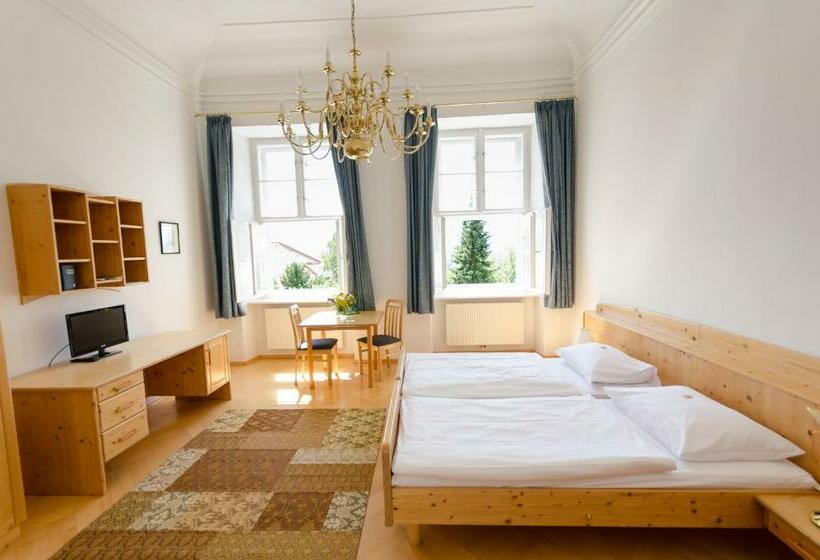 Номер Стандарт, Schloss Gumpoldskirchen