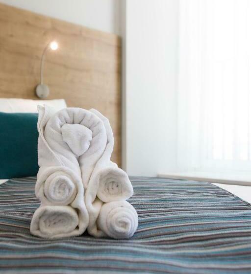 اتاق استاندارد با چشمانداز باغ, štacija